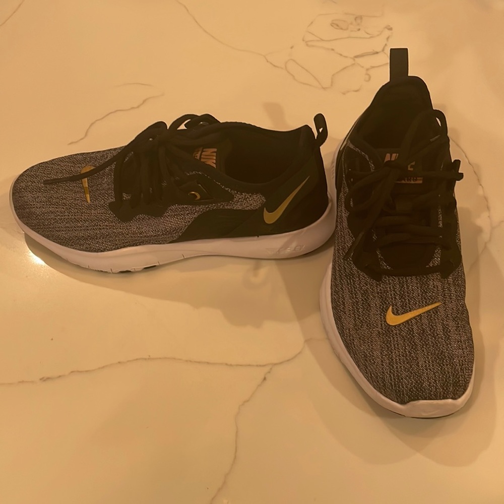 Nike Flex TR9 womens size 5